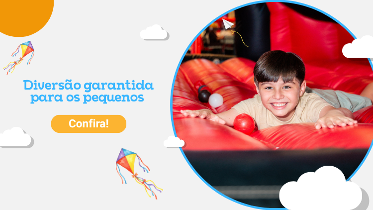 Banner para site de Feliz dia das Criancas com foto nas cores azul e amarelo.png